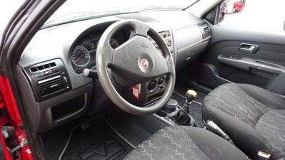 Fiat Strada 1.3 MJT 95CV Pick-up Trekking (20)