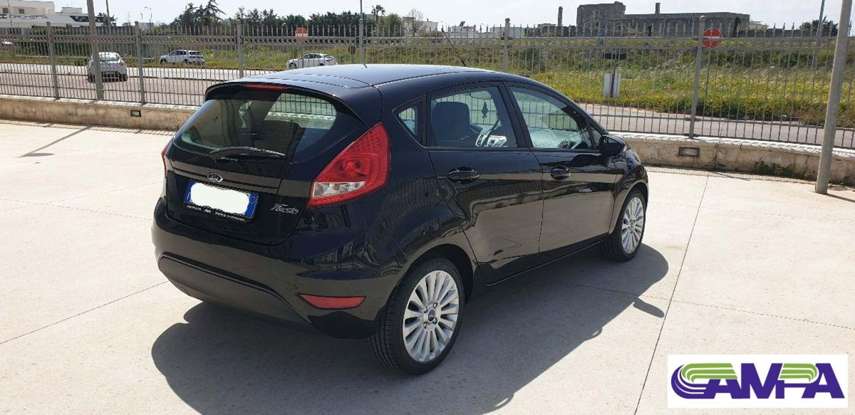 Ford Fiesta 1.2 60CV 5 porte Titanium (4)