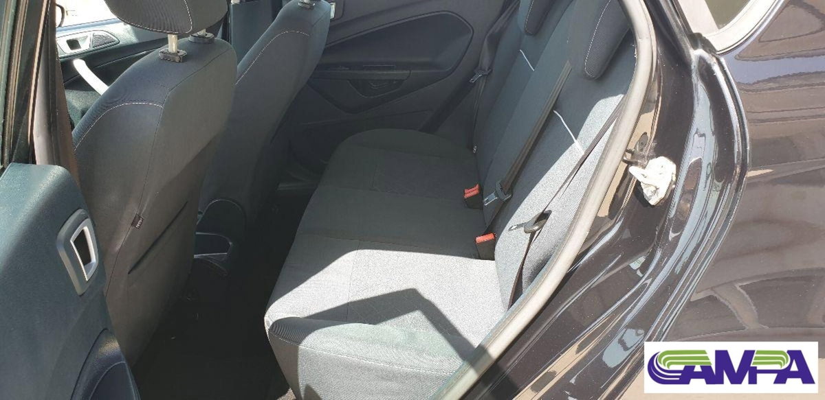 Ford Fiesta 1.2 60CV 5 porte Titanium (8)
