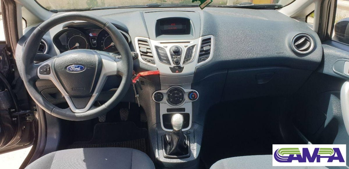 Ford Fiesta 1.2 60CV 5 porte Titanium (9)