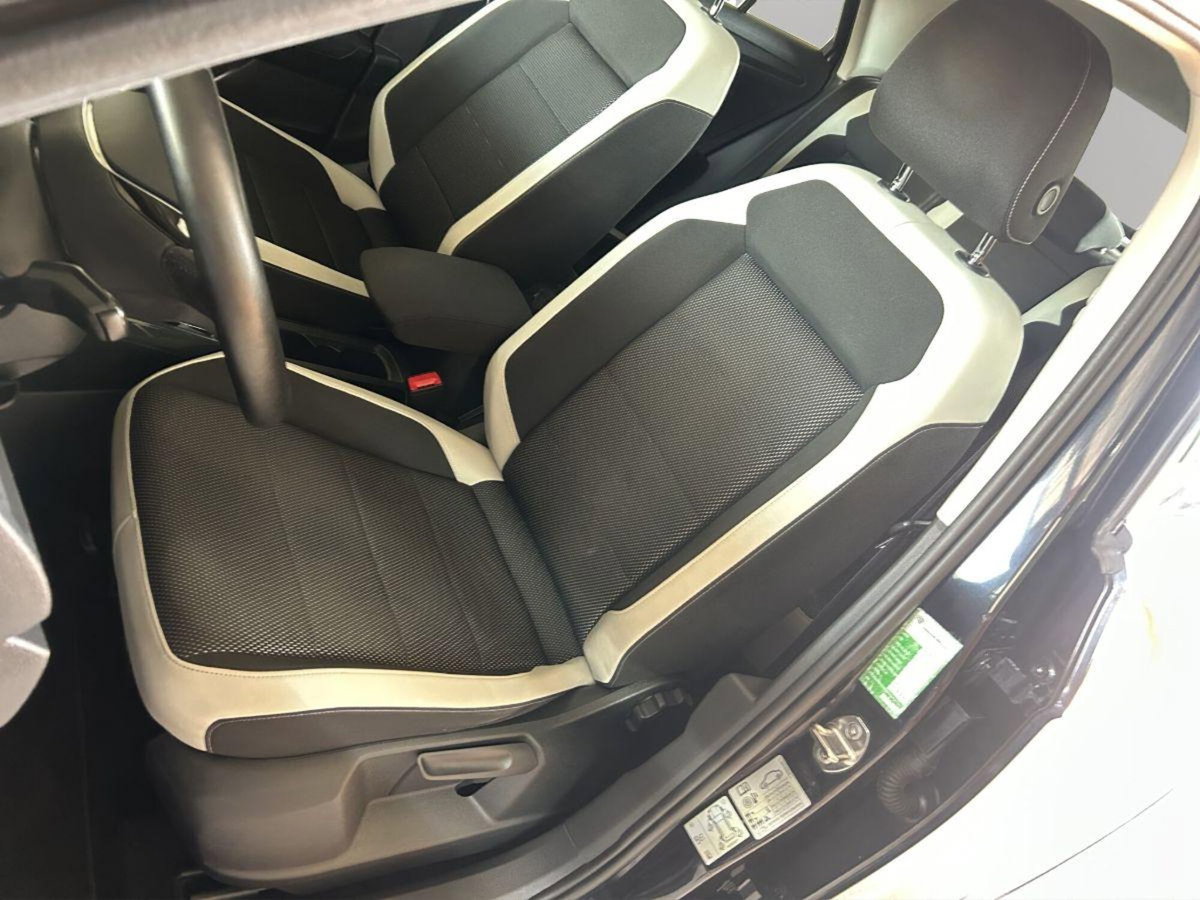 Volkswagen T-Roc 1.6 TDI SCR Advanced BlueMotion Technology (11)