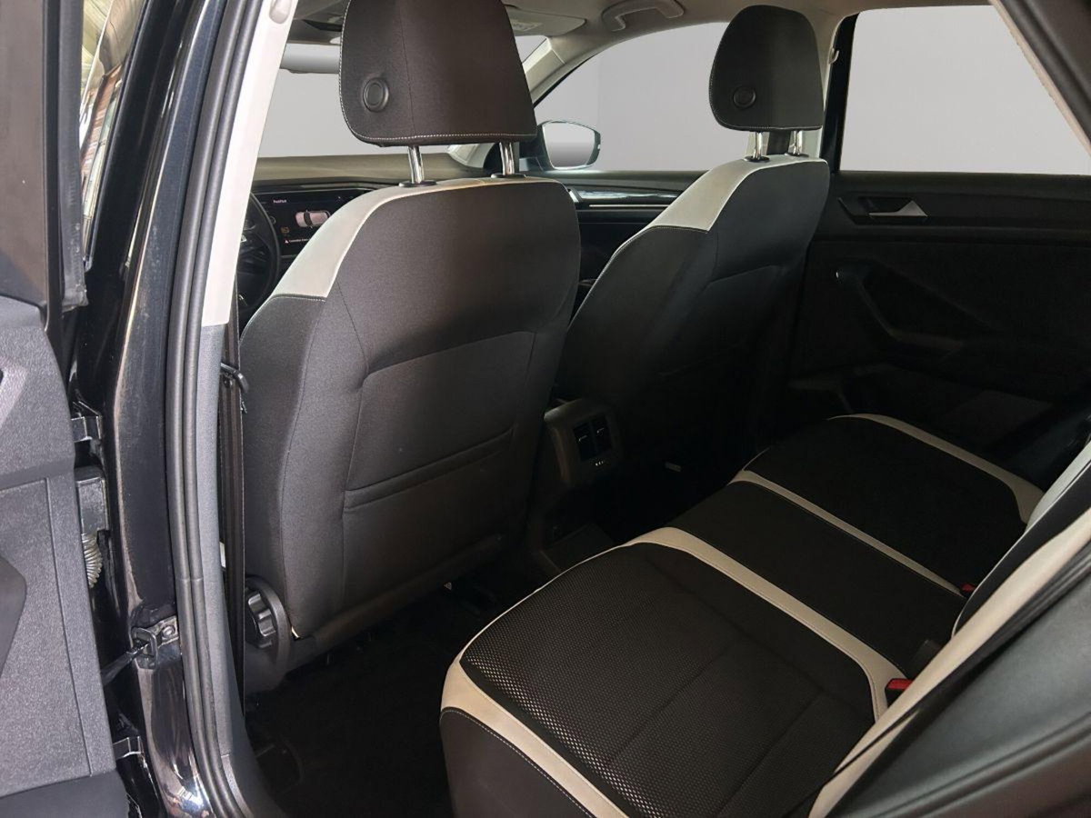 Volkswagen T-Roc 1.6 TDI SCR Advanced BlueMotion Technology (13)