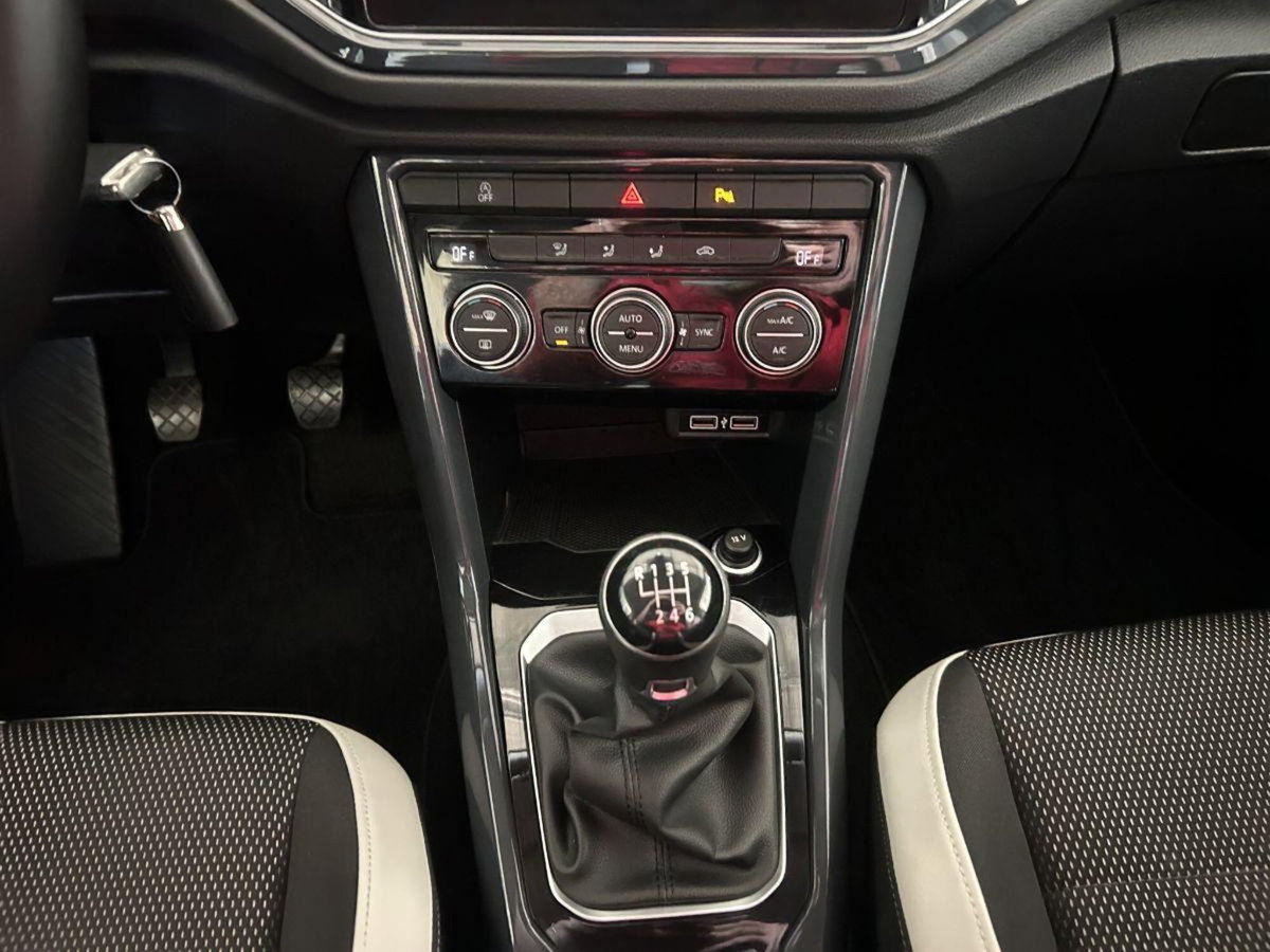 Volkswagen T-Roc 1.6 TDI SCR Advanced BlueMotion Technology (16)