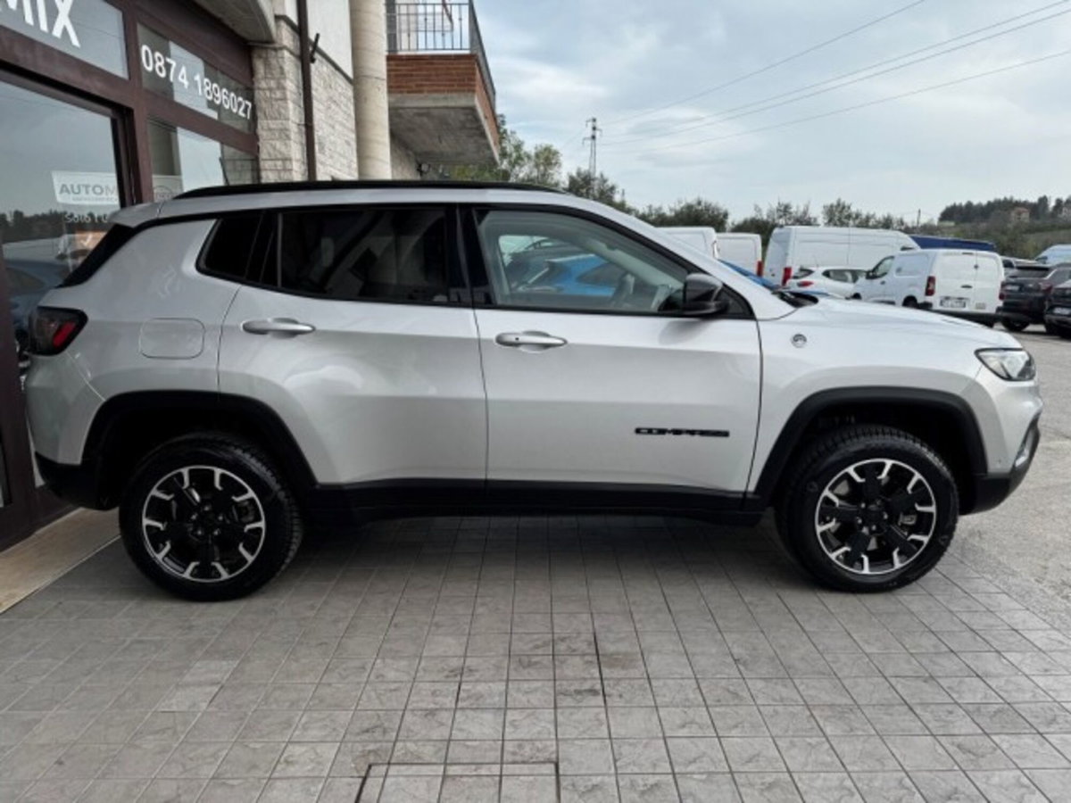 Jeep Compass 1.3 turbo t4 phev Trailhawk 4xe auto (9)