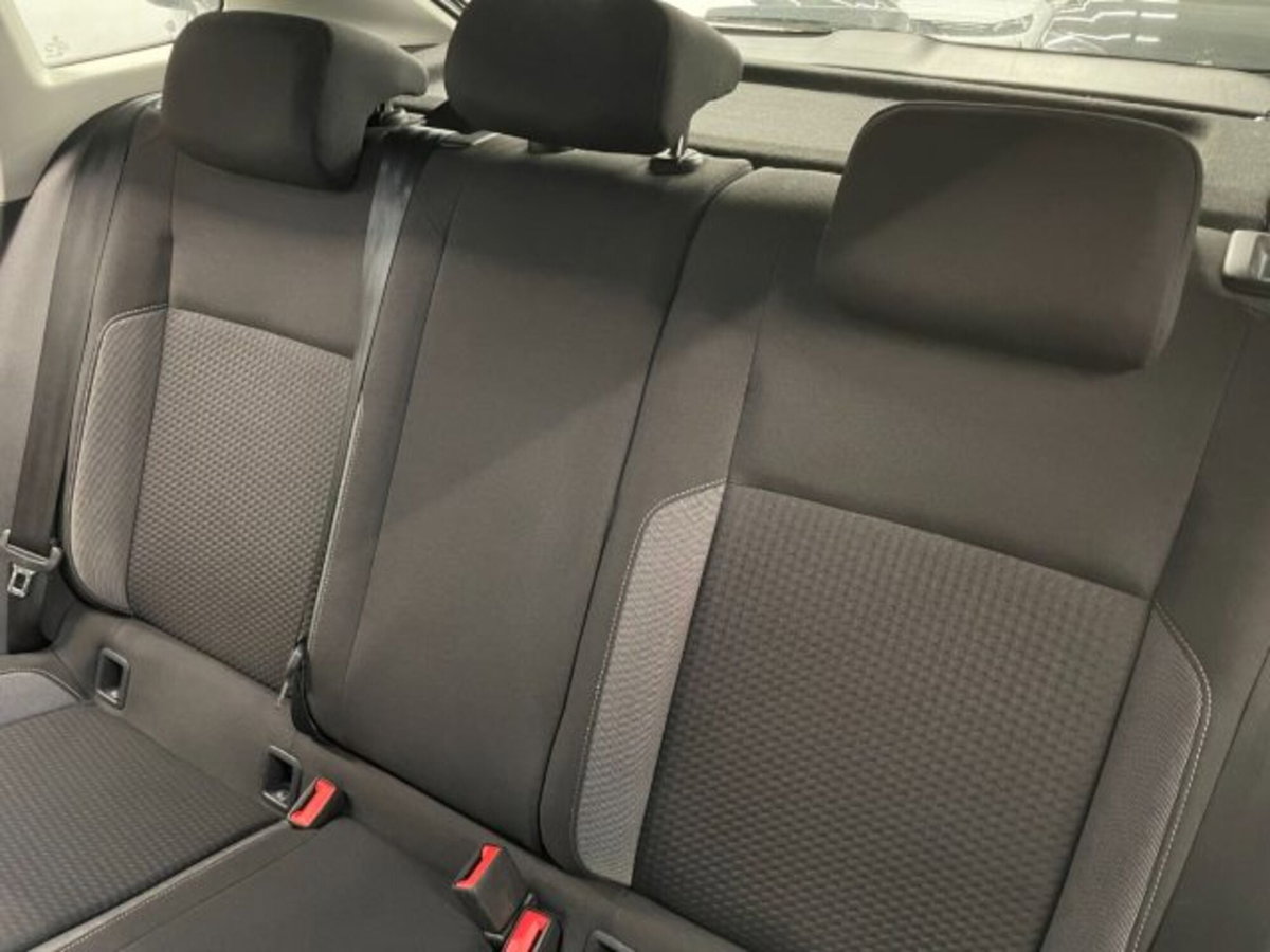 Volkswagen Taigo 1.0 TSI 110 CV DSG Life (10)