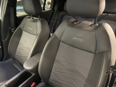 Jeep Avenger 1.2 turbo Summit fwd 100cv (14)