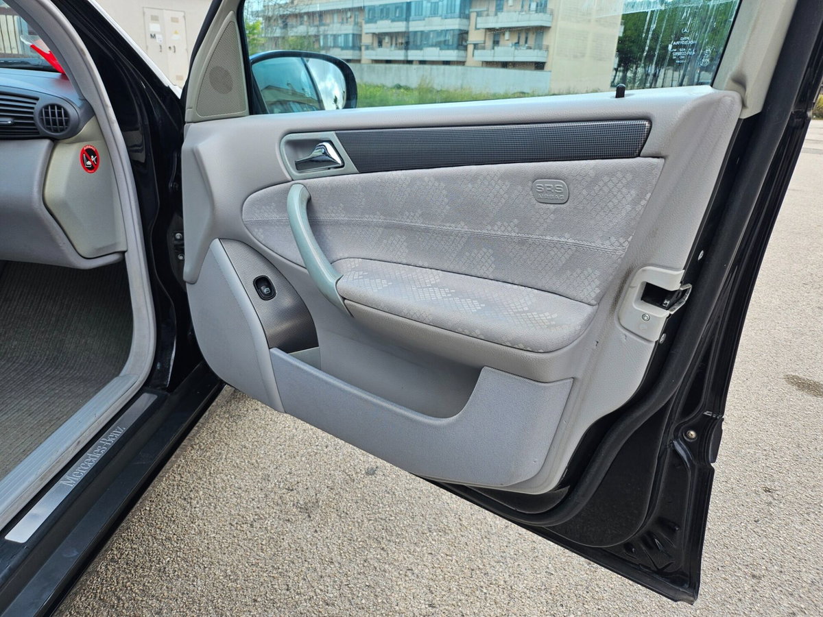 Mercedes-Benz Classe C Station Wagon 220 CDI cat Avantgarde Kubanite (13)
