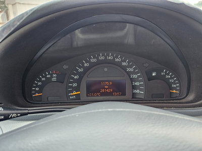 Mercedes-Benz Classe C Station Wagon 220 CDI cat Avantgarde Kubanite (14)