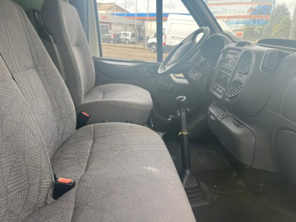 Ford Transit Van Telaio 330 2.4 TD/90 cat PM Cabinato (3)