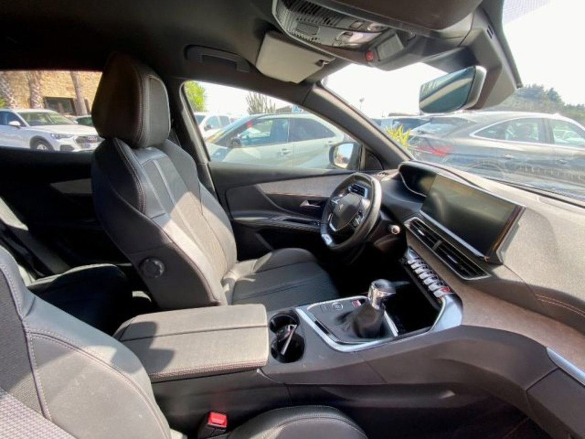 Peugeot 3008 PureTech Turbo 130 S&S GT (9)