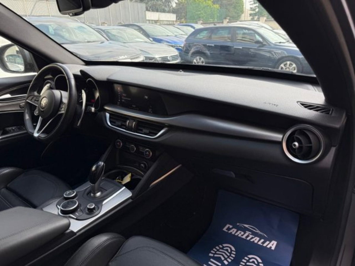 Alfa Romeo Stelvio Stelvio 2.2 Turbodiesel 210 CV AT8 Q4 Executive (11)