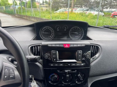 Lancia Ypsilon 1.0 FireFly 5 porte S&S Hybrid Ecochic Silver (13)