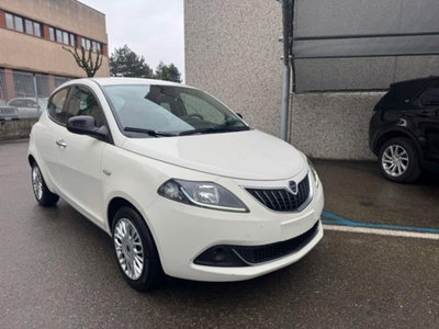 Lancia Ypsilon 1.0 FireFly 5 porte S&S Hybrid Ecochic Silver (2)
