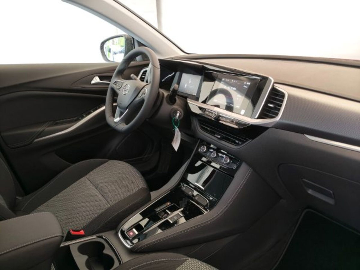 Opel Grandland 1.5 diesel Ecotec aut. (9)