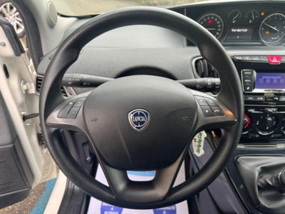 Lancia Ypsilon 1.0 FireFly 5 porte S&S Hybrid Ecochic Silver (10)
