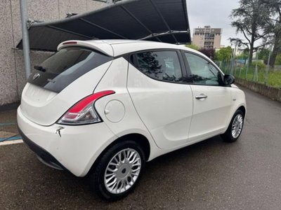 Lancia Ypsilon 1.0 FireFly 5 porte S&S Hybrid Ecochic Silver (3)