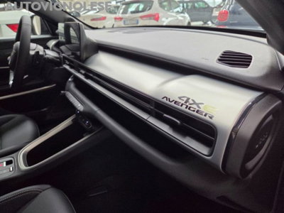 Jeep Avenger 1.2 turbo e-hybrid mhev Upland 4xe 145cv edct6 (5)