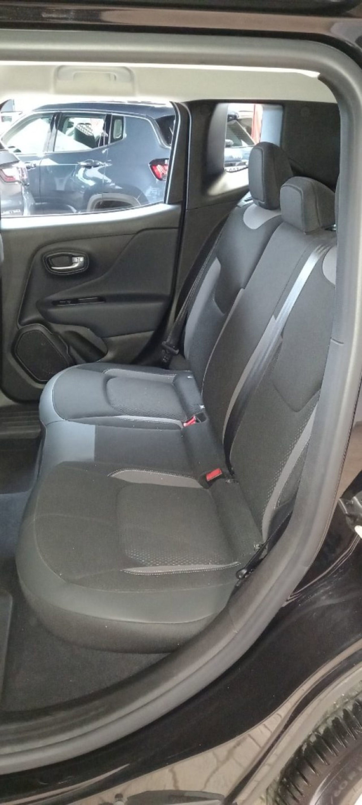 Jeep Renegade 1.6 Mjt 130 CV Limited (6)