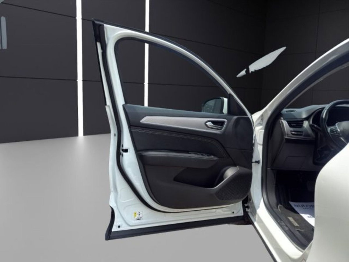 Renault Arkana E-Tech 145 CV Intens (12)
