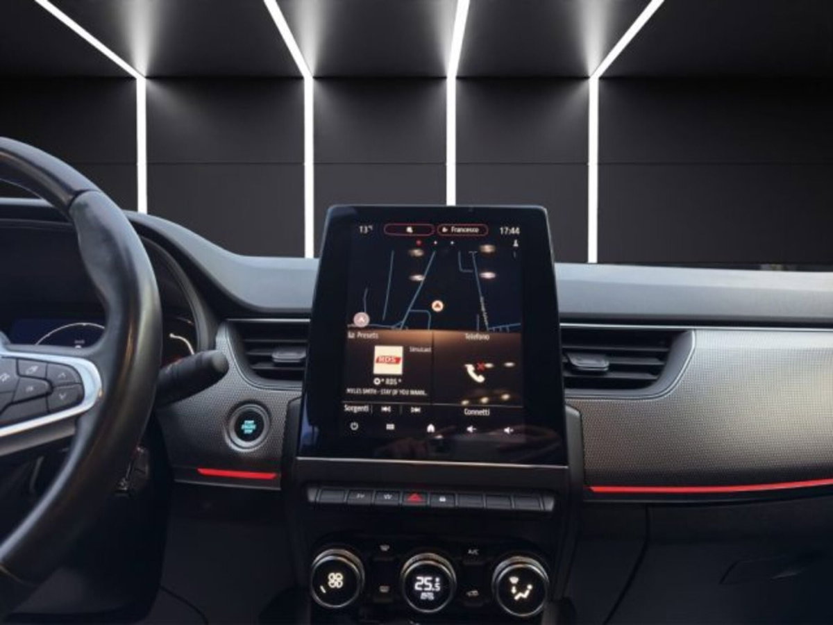Renault Arkana E-Tech 145 CV Intens (16)
