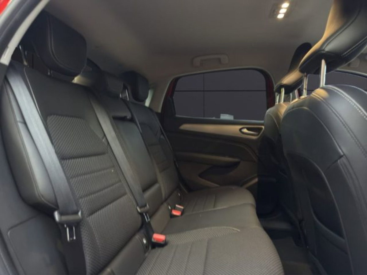 Renault Arkana E-Tech 145 CV Intens (19)