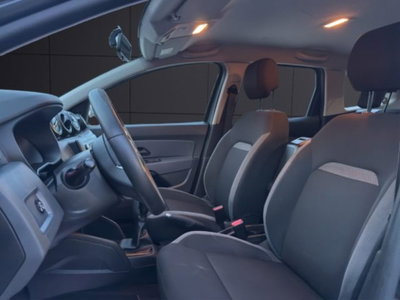 Dacia Duster 1.0 TCe 100 CV ECO-G 4x2 Essential (9)