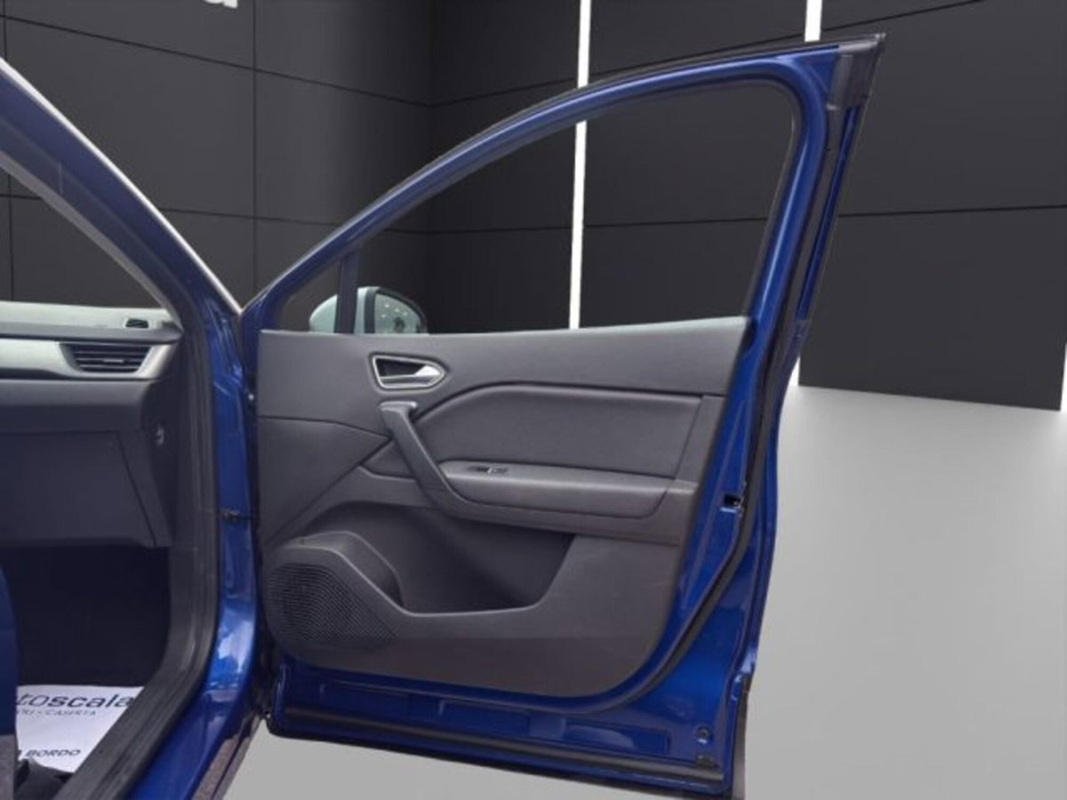 Renault Captur Plug-in Hybrid E-Tech 160 CV Intens (17)