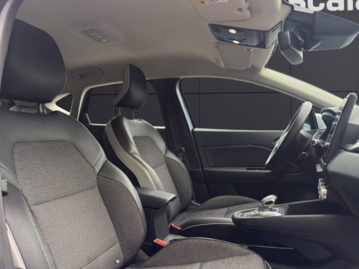 Renault Captur Plug-in Hybrid E-Tech 160 CV Intens (18)