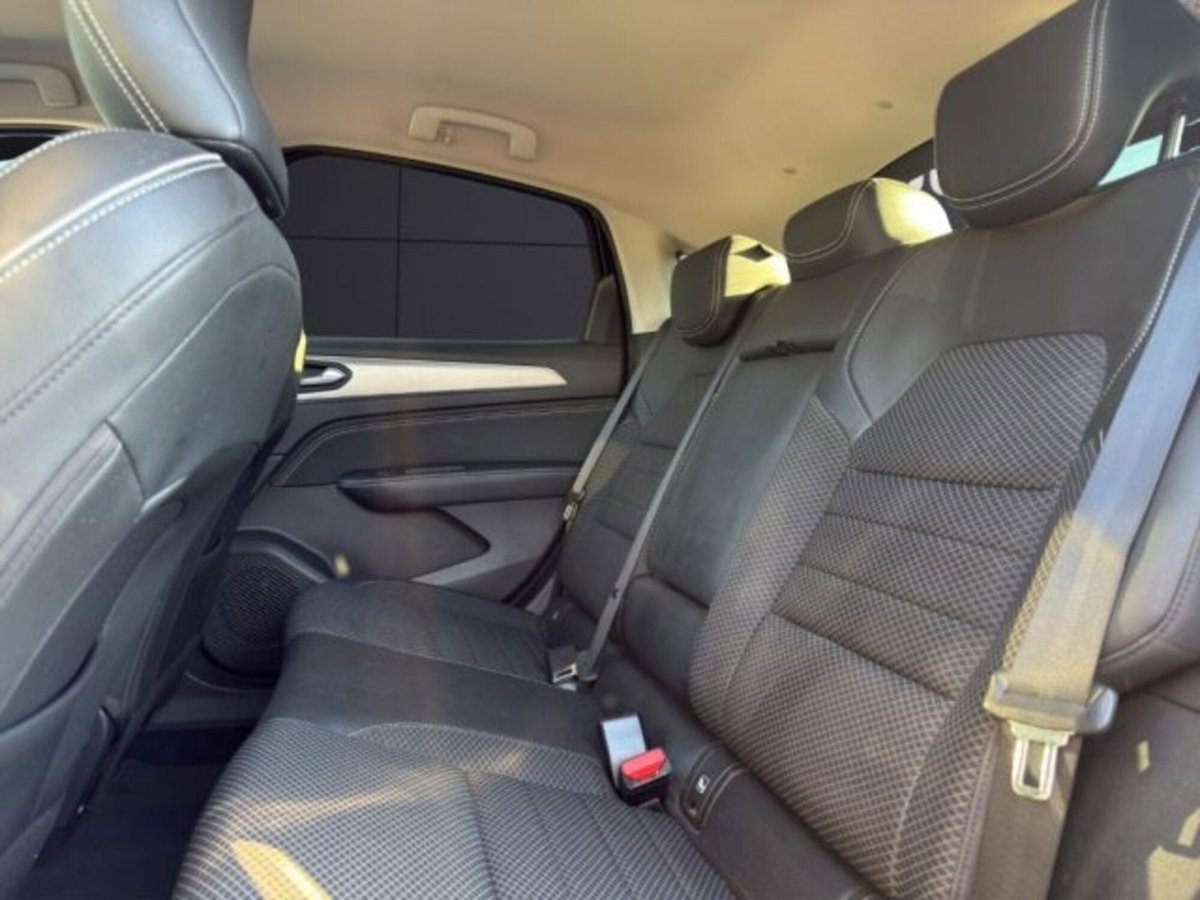 Renault Arkana E-Tech 145 CV Intens (13)