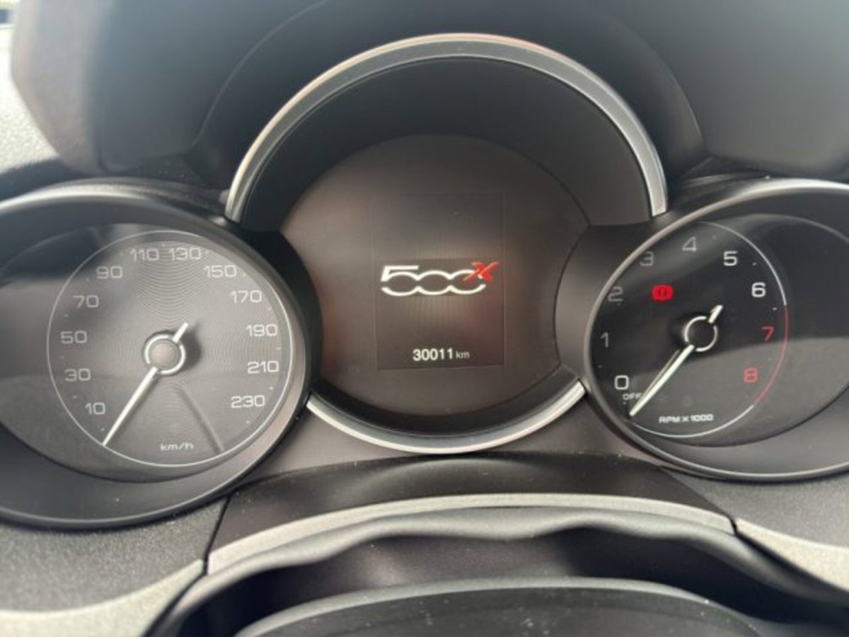Fiat 500X 1.5 T4 Hybrid 130 CV DCT Yacht Club Capri (11)