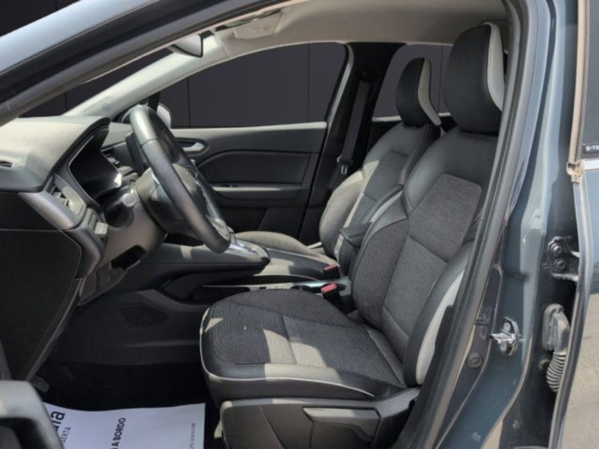 Renault Captur Plug-in Hybrid E-Tech 160 CV Intens (13)