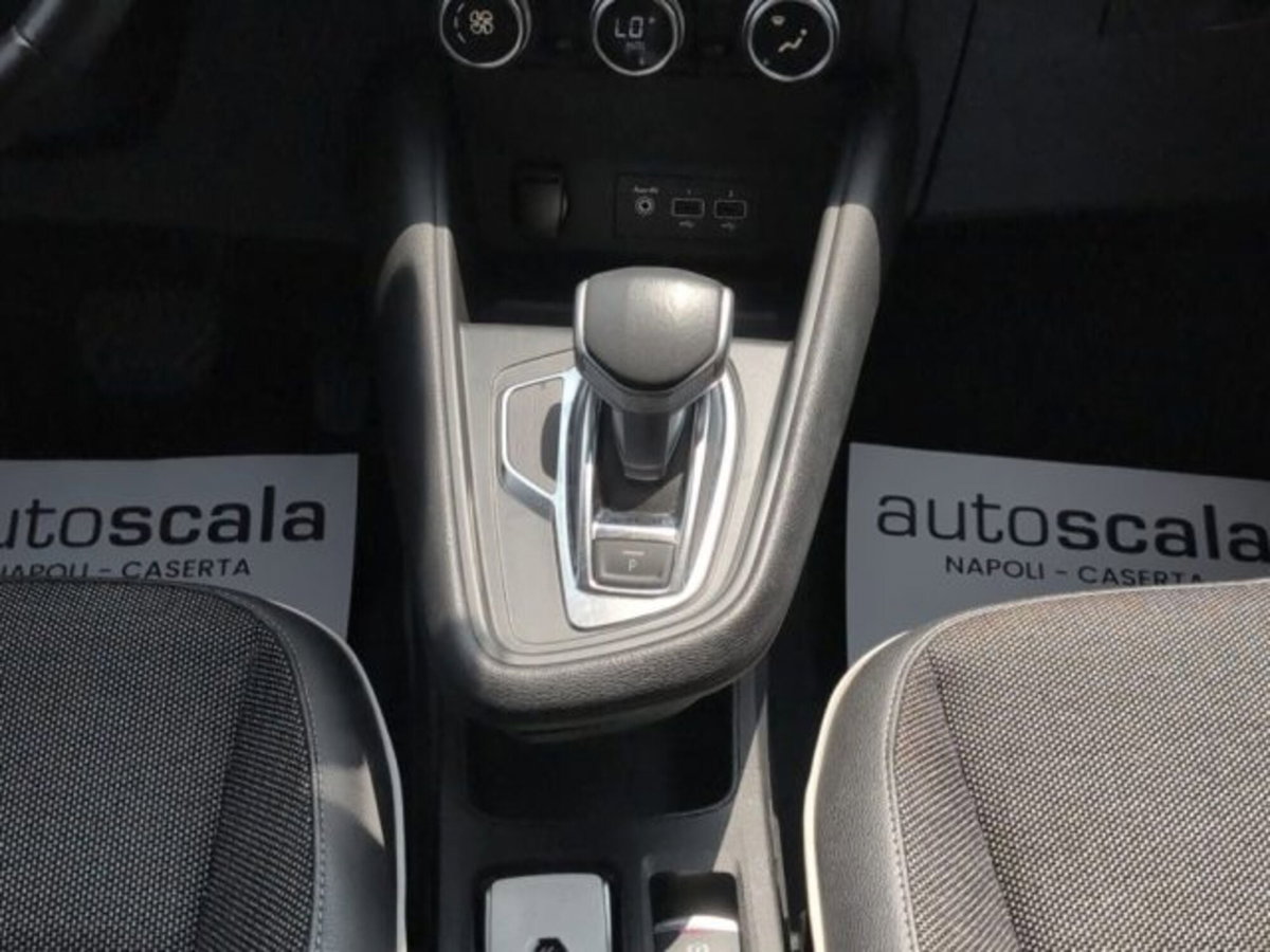 Renault Captur Plug-in Hybrid E-Tech 160 CV Intens (18)