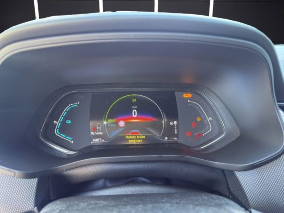 Renault Arkana E-Tech 145 CV Intens (11)