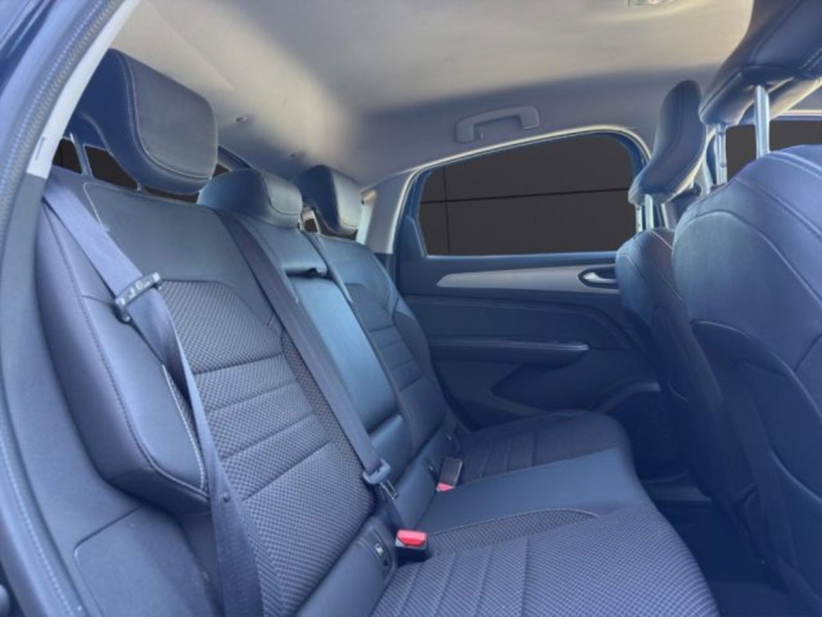 Renault Arkana E-Tech 145 CV Intens (19)