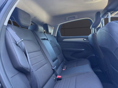 Renault Arkana E-Tech 145 CV Intens (19)