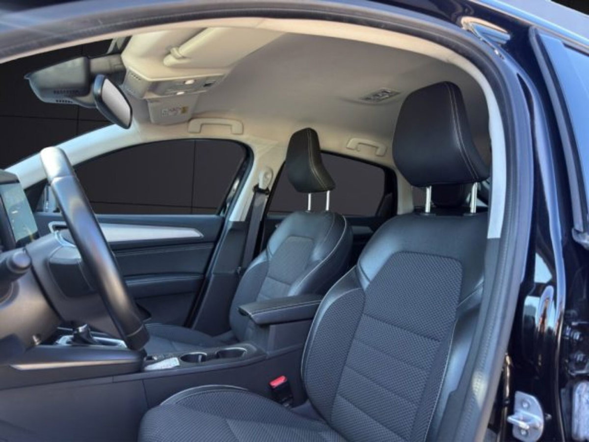 Renault Arkana E-Tech 145 CV Intens (9)