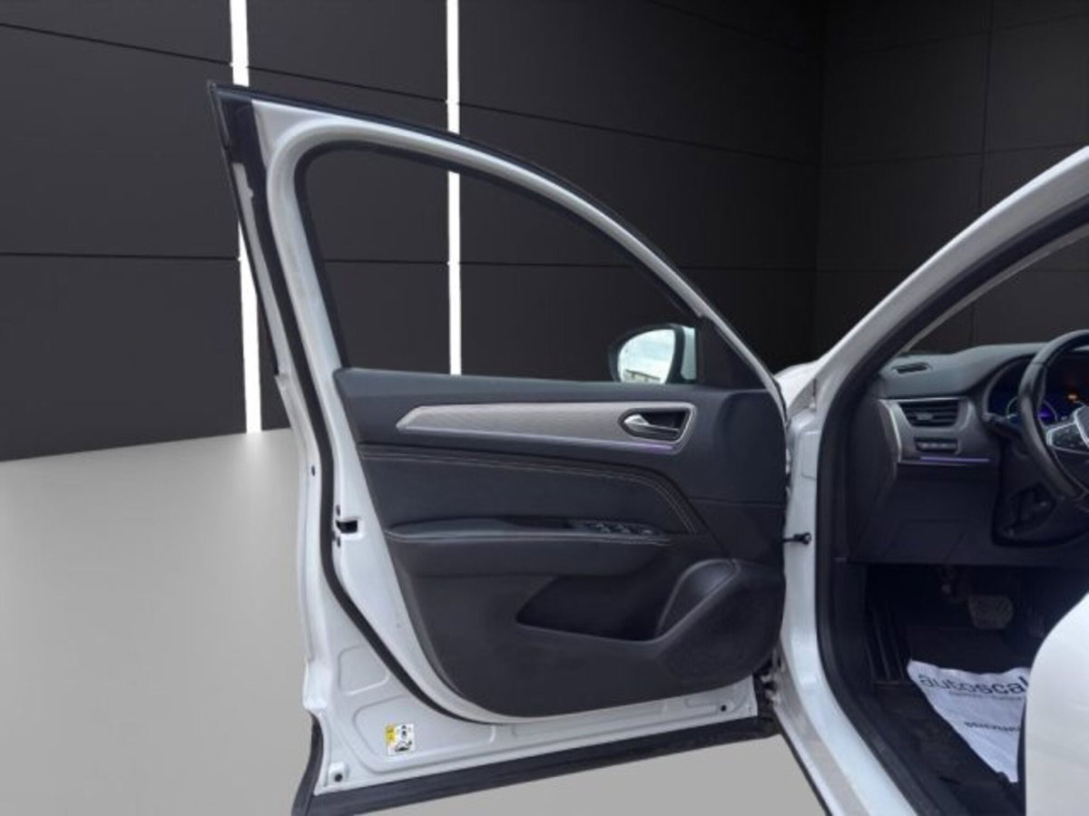 Renault Arkana E-Tech 145 CV Intens (12)