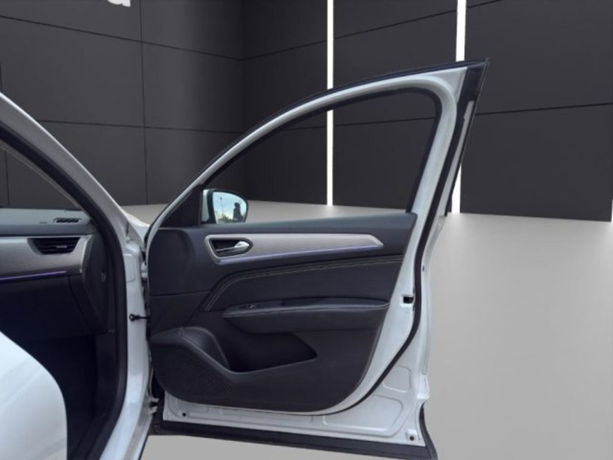 Renault Arkana E-Tech 145 CV Intens (17)
