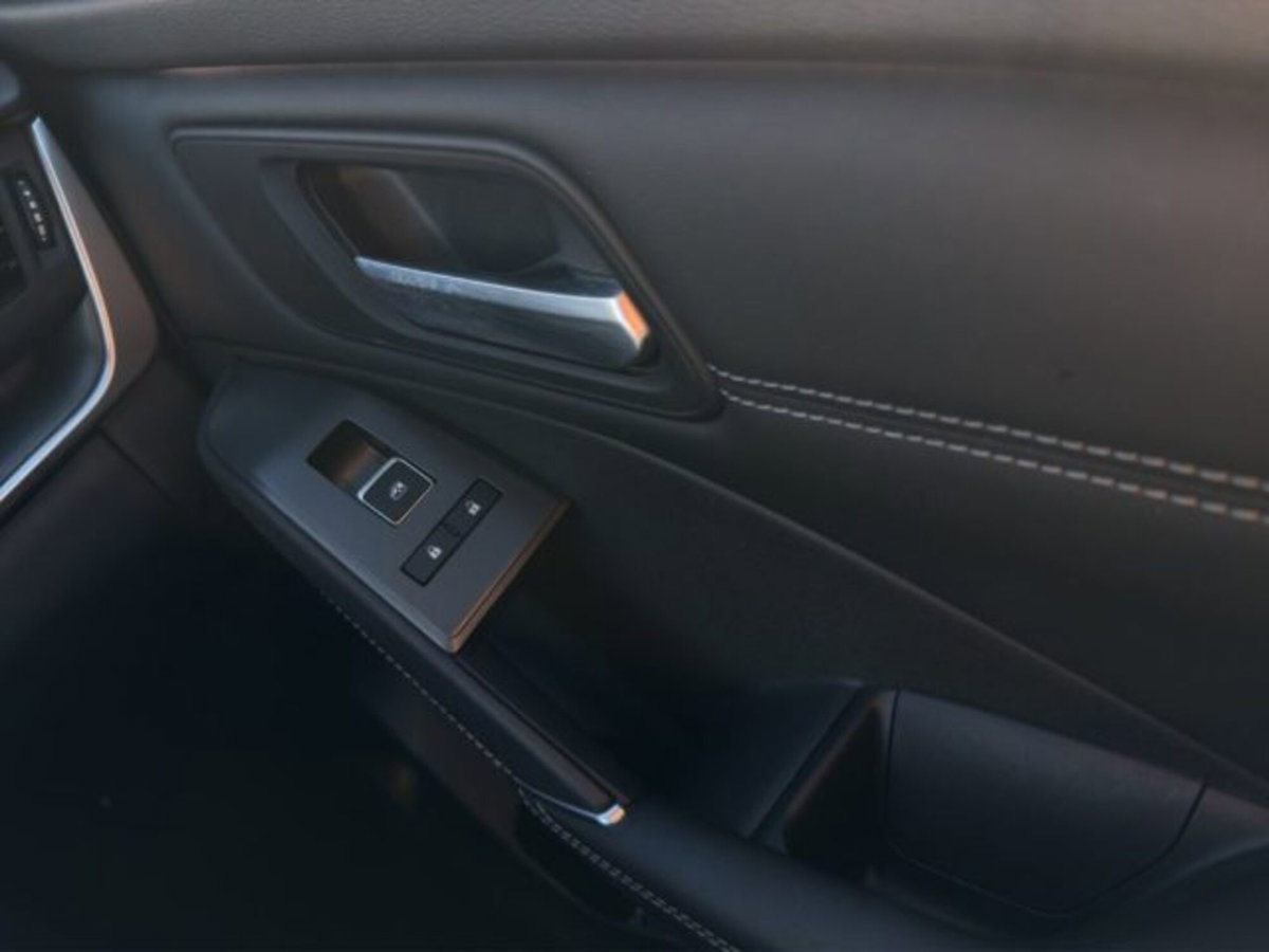 Nissan Qashqai 1.3 mhev N-Connecta 2wd 140cv (17)