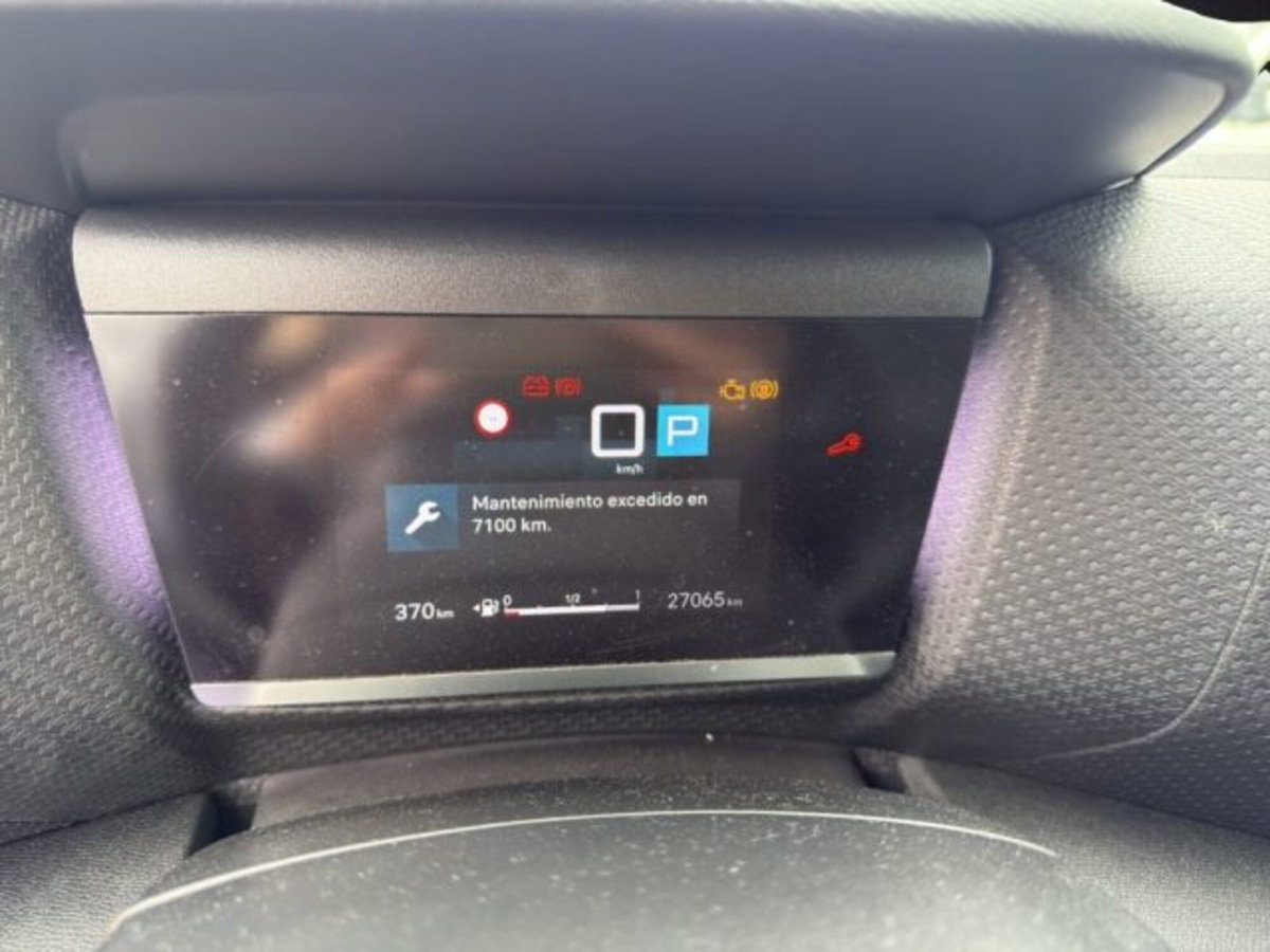 Citroen C4 PureTech 130 S&S EAT8 Shine (11)