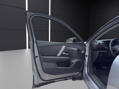 Citroen C4 PureTech 130 S&S EAT8 Shine (12)