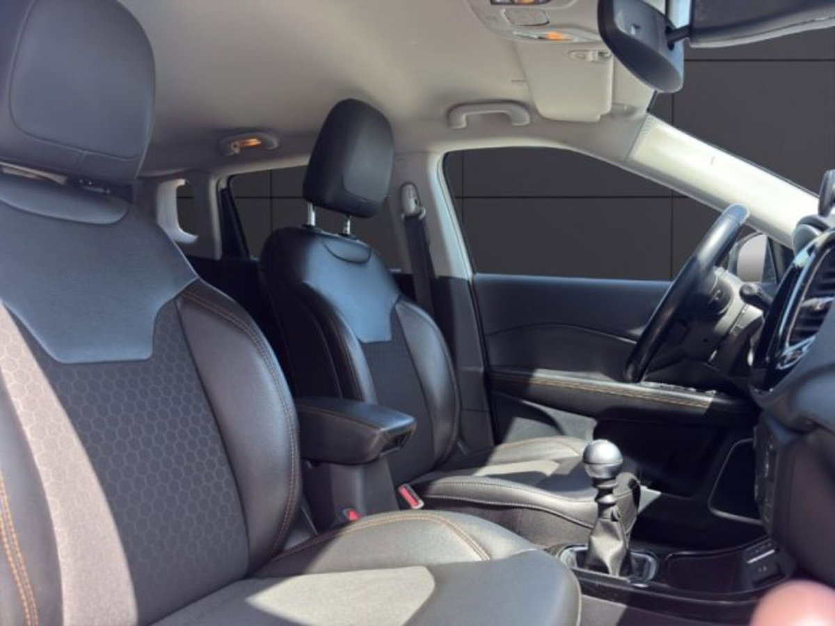Jeep Compass 1.6 Multijet II 2WD Limited (18)