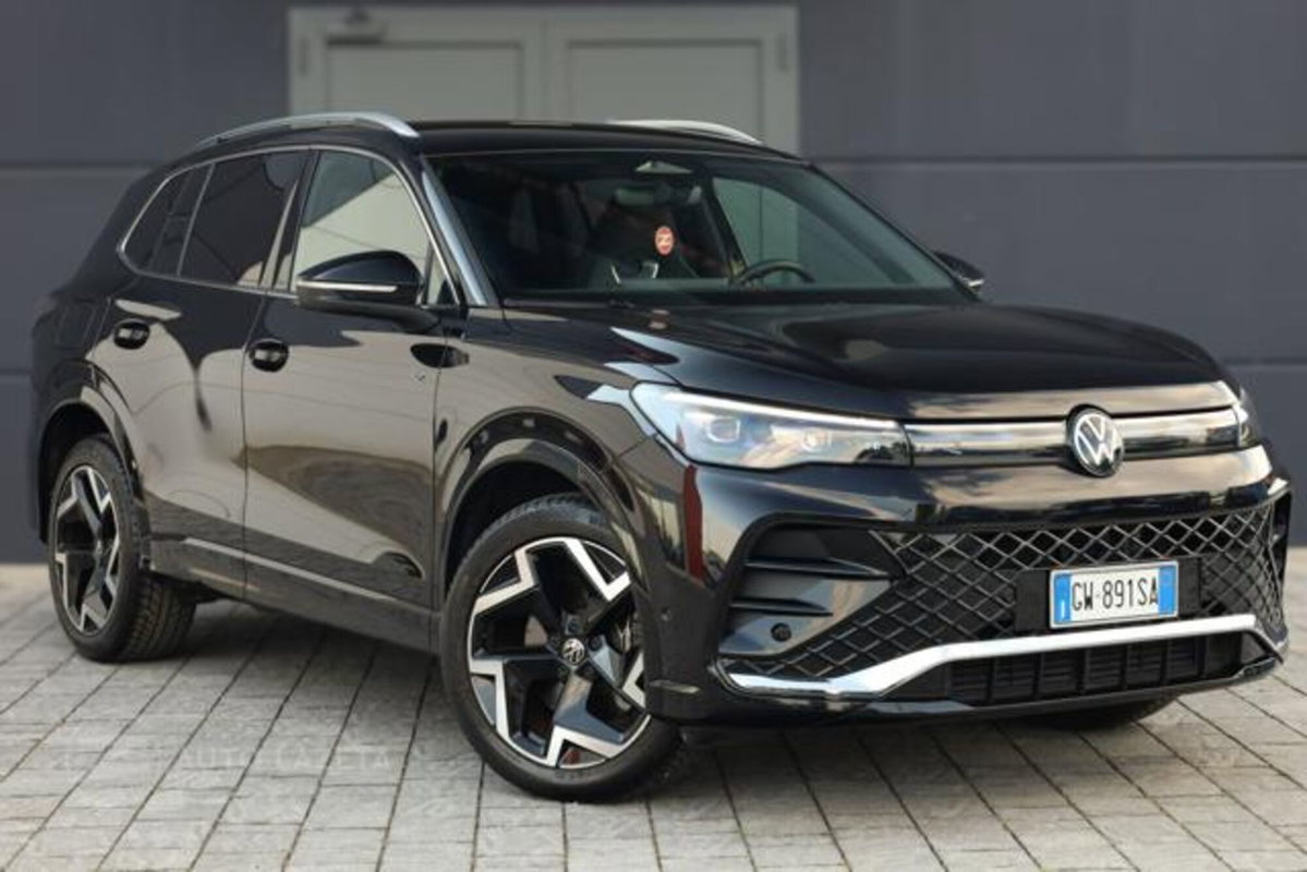 Volkswagen Tiguan 2.0 tdi R-Line 150cv dsg