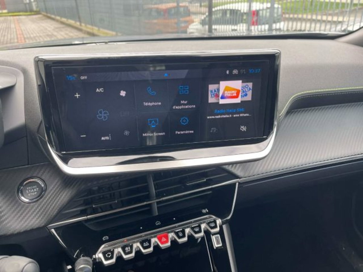 Peugeot 2008 1.2 hybrid GT Exclusive 145cv e-dcs6 (11)