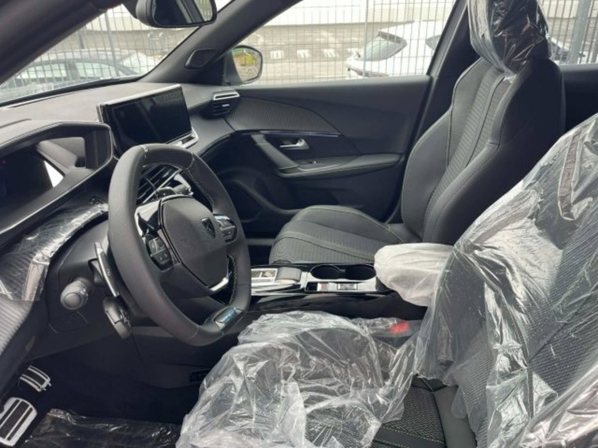 Peugeot 2008 1.2 hybrid GT Exclusive 145cv e-dcs6 (6)