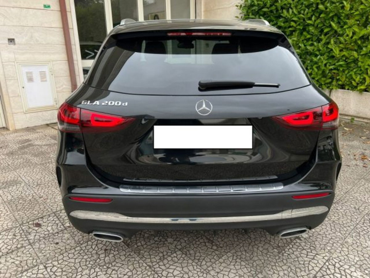 Mercedes-Benz GLA SUV 200 d Automatic Premium (10)