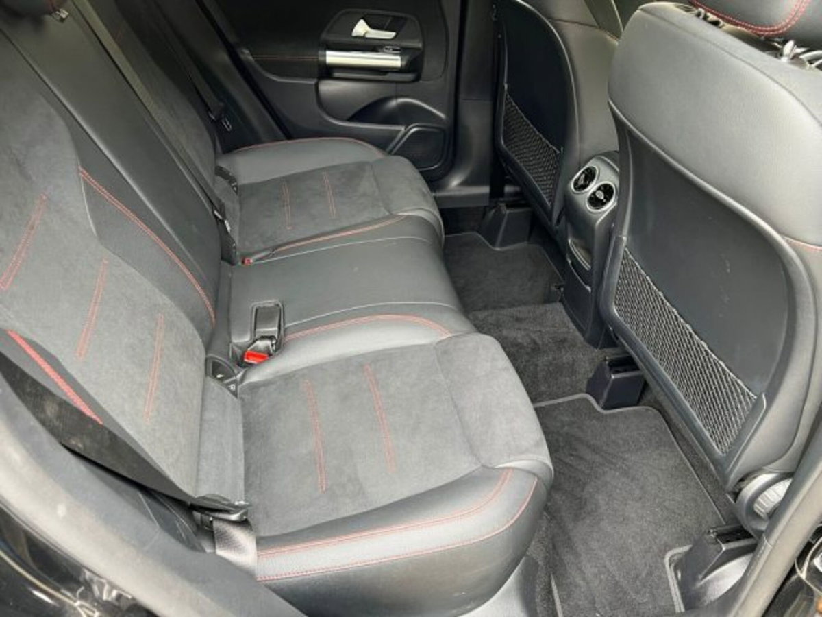 Mercedes-Benz GLA SUV 200 d Automatic Premium (14)