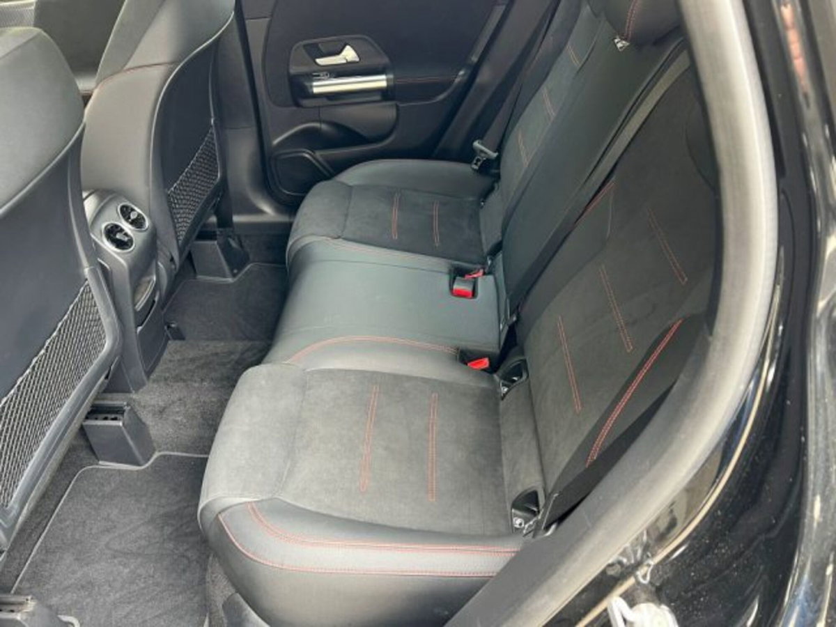 Mercedes-Benz GLA SUV 200 d Automatic Premium (15)