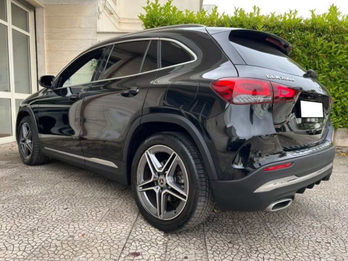 Mercedes-Benz GLA SUV 200 d Automatic Premium (5)