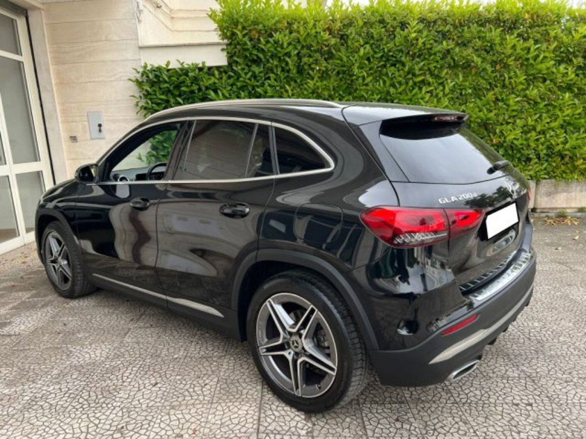 Mercedes-Benz GLA SUV 200 d Automatic Premium (7)